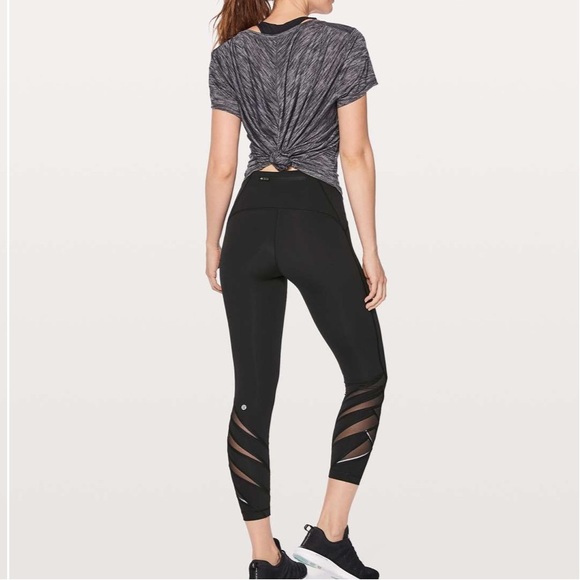 Lululemon Motionful 7/8 Tight 25" in black - Picture 1 of 7